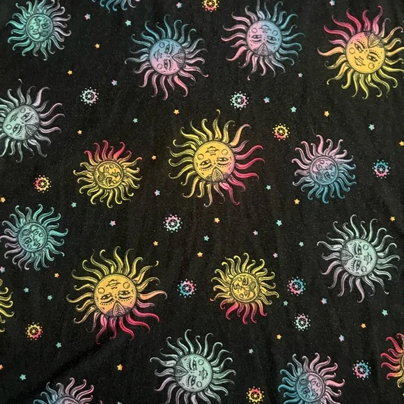 💖5/$25 Celestial 90s sun & moon tank top size M - Picture 2 of 4